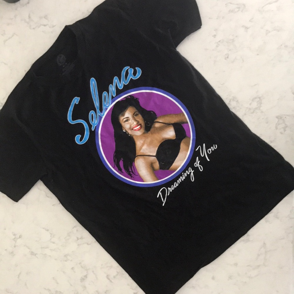 Selena t-shirt 💄